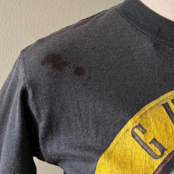 Vintage Guns N' Roses 'Circle logo' 1987 shirt in RED spray paint - Picture 4 of 7